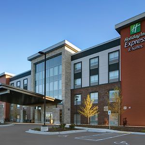 Holiday Inn Express & Suites - Milwaukee - Brookfield, An Ihg Hotel